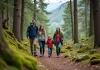 Bol d’Air : la destination nature incontournable pour des vacances en famille dans les Vosges Famille en randonnée dans la forêt des Vosges