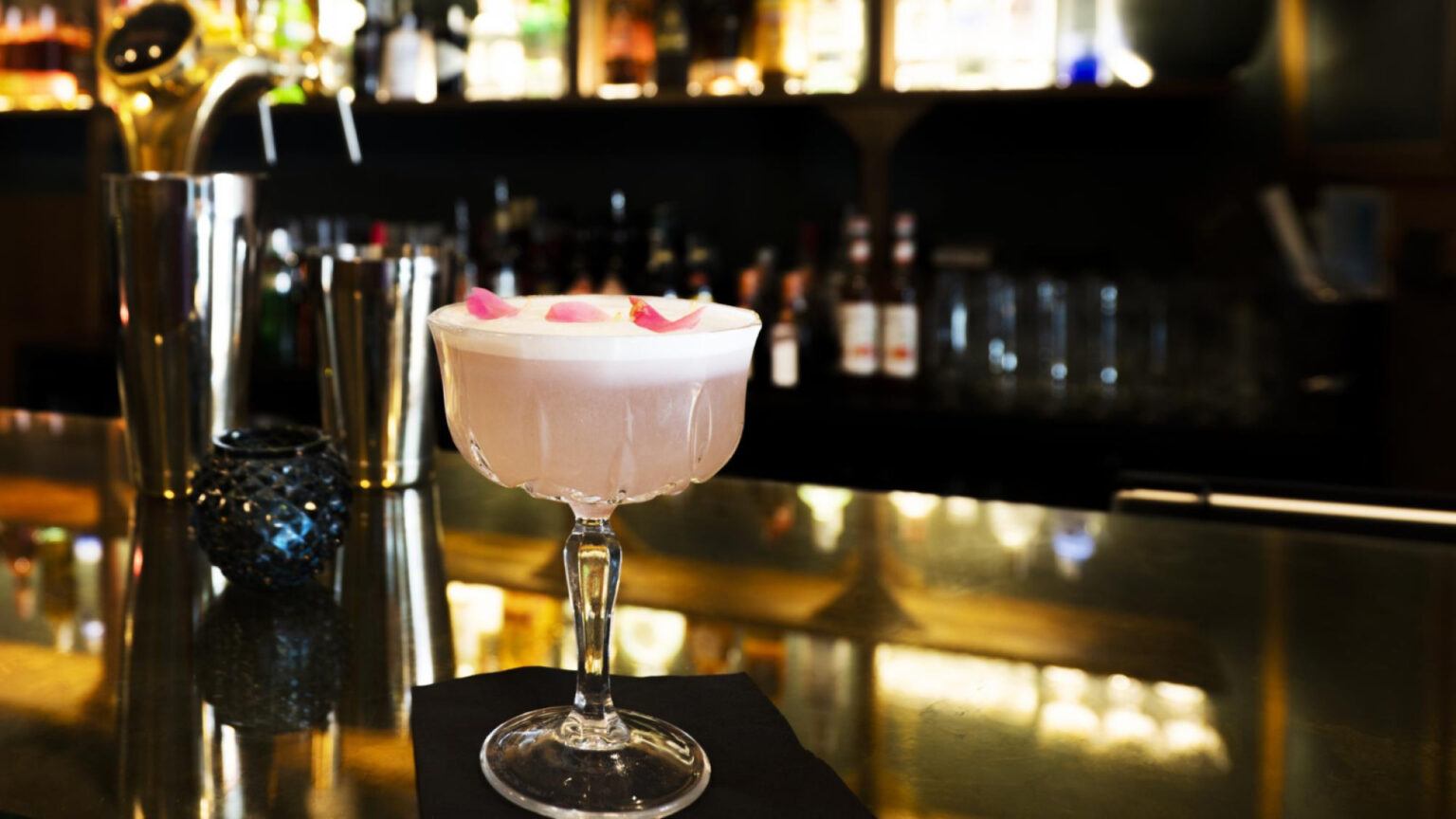 Pourquoi choisir un hôtel bar pour un afterwork à Paris ?